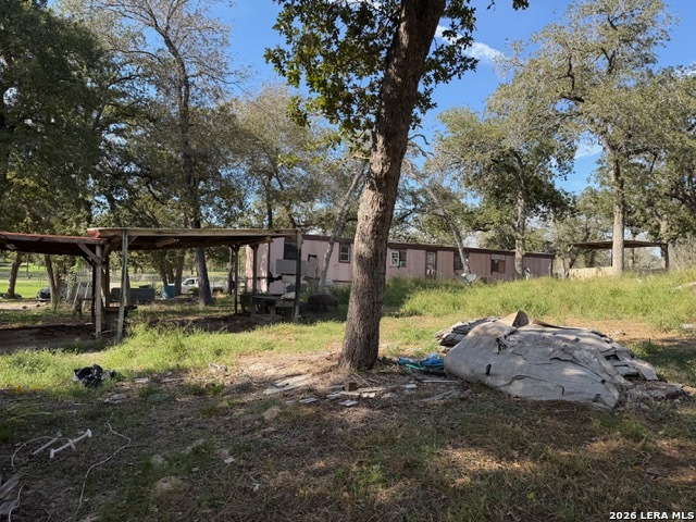 203 FLORES OAKS DR, Floresville, TX 78114