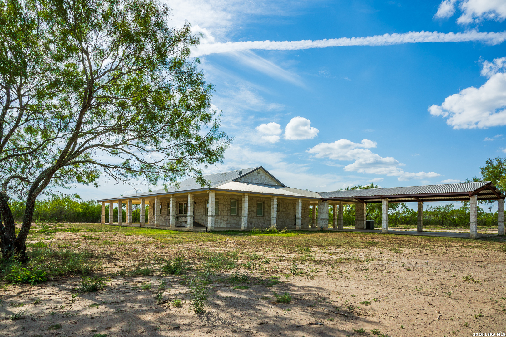 514 E FM 140, Christine, TX 78012