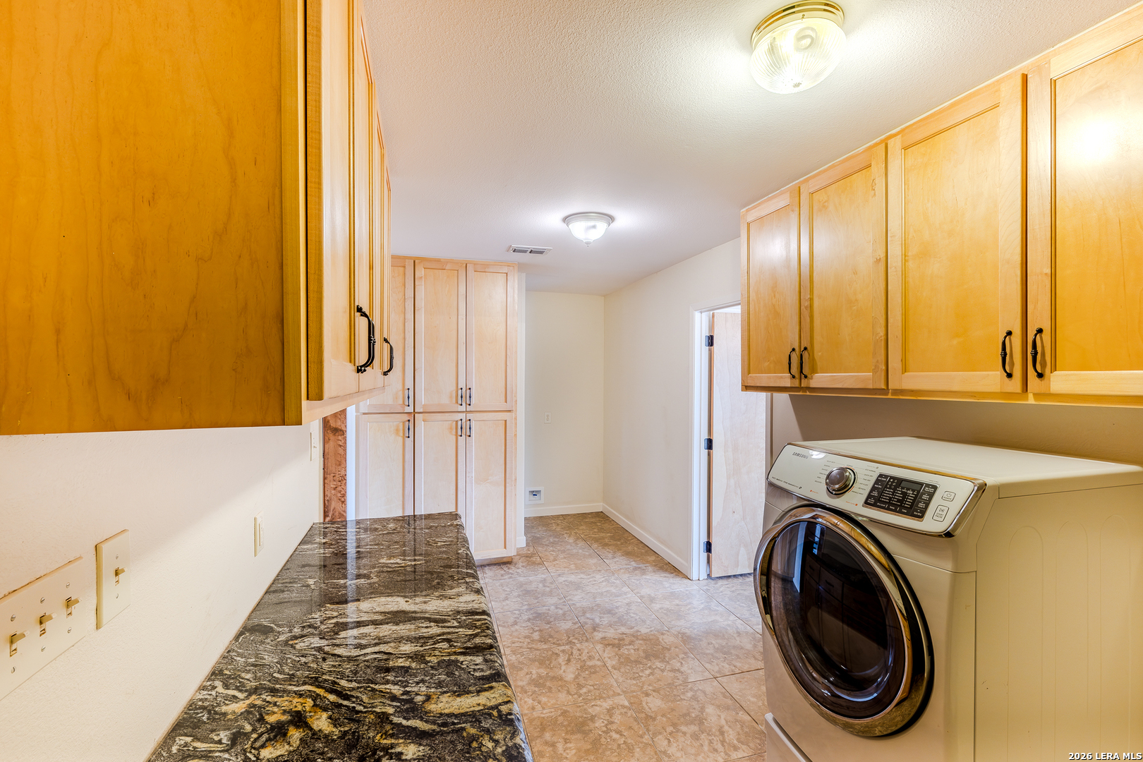 514 E FM 140, Christine, TX 78012