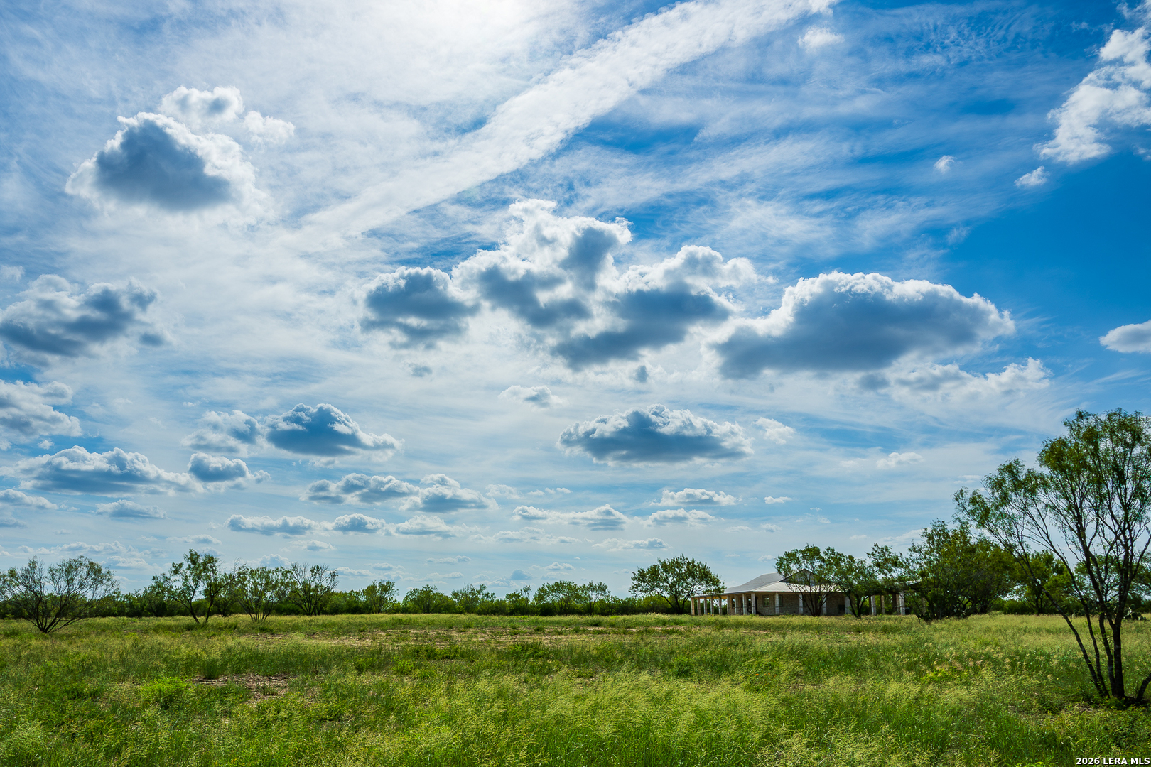 514 E FM 140, Christine, TX 78012