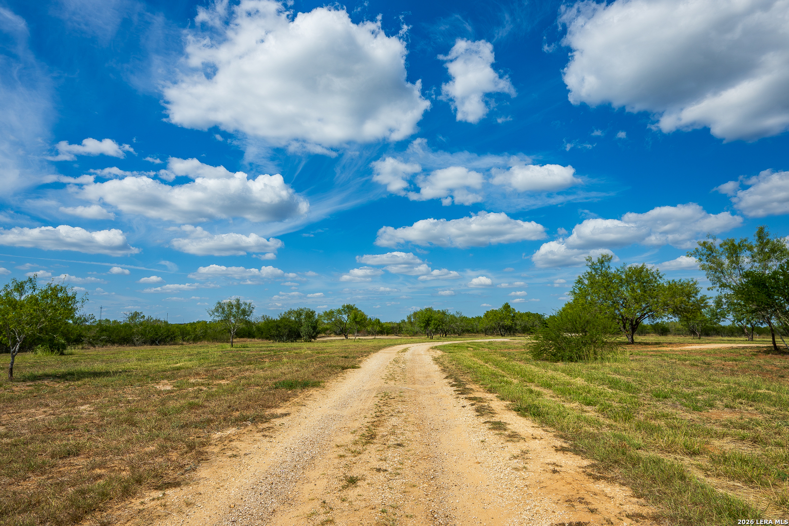 514 E FM 140, Christine, TX 78012