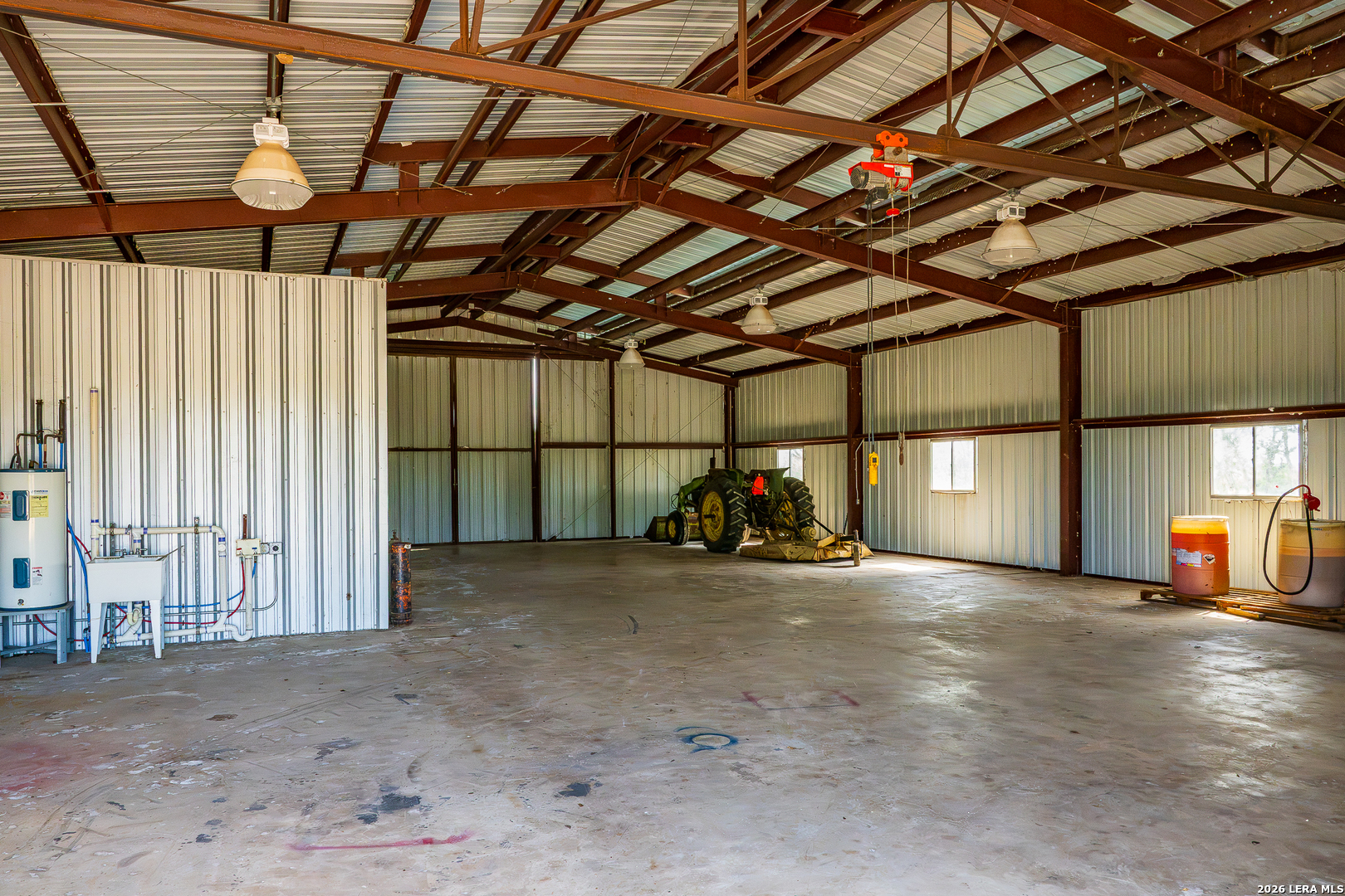 514 E FM 140, Christine, TX 78012