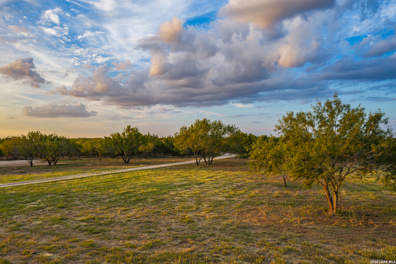 514 E FM 140, Christine, TX 78012