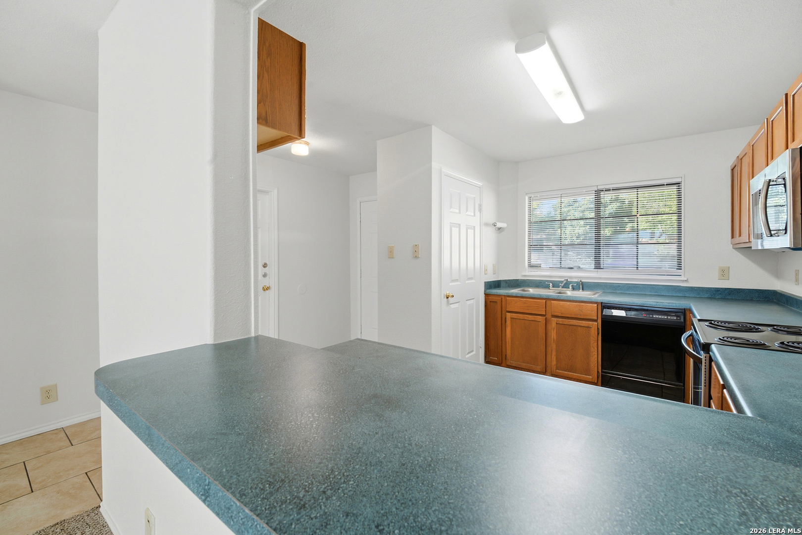 6102 Prince Charles, San Antonio, TX 78240