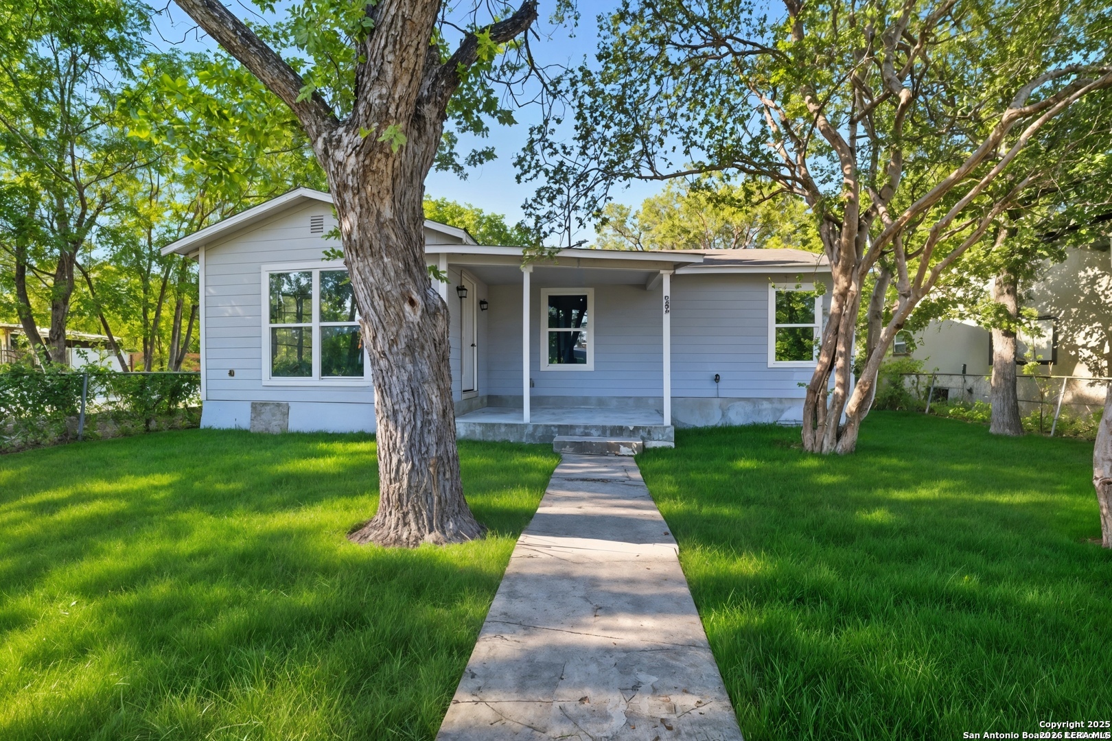 835 Aaron Pl, San Antonio, TX 78221