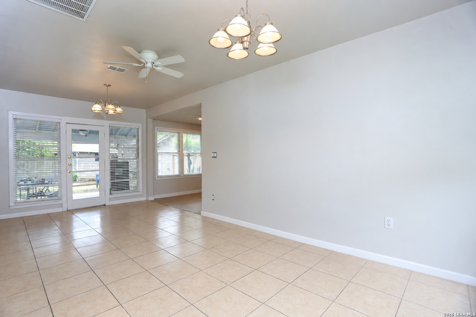 621 E Hackberry, Seguin, TX 78155