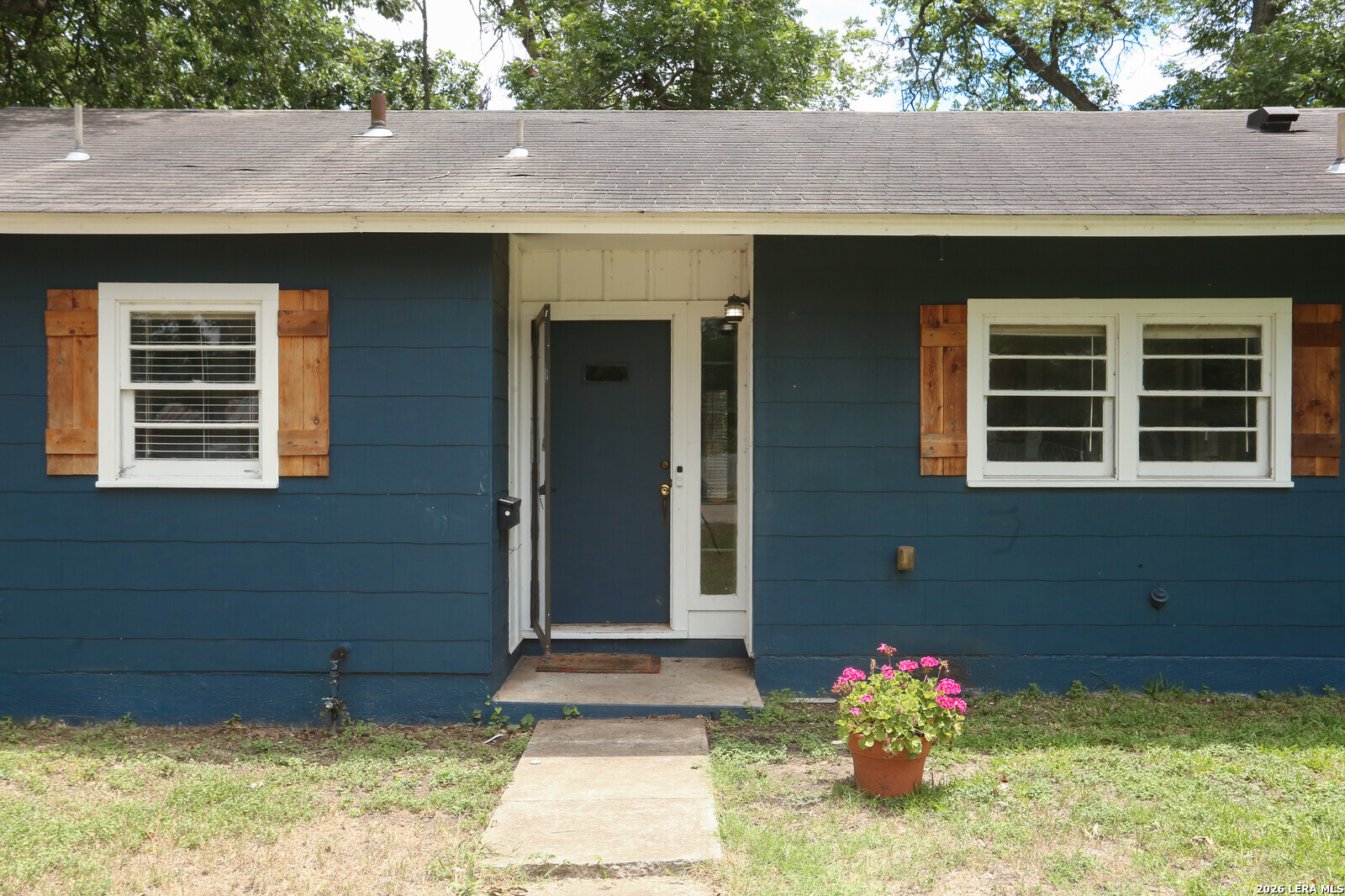621 E Hackberry, Seguin, TX 78155