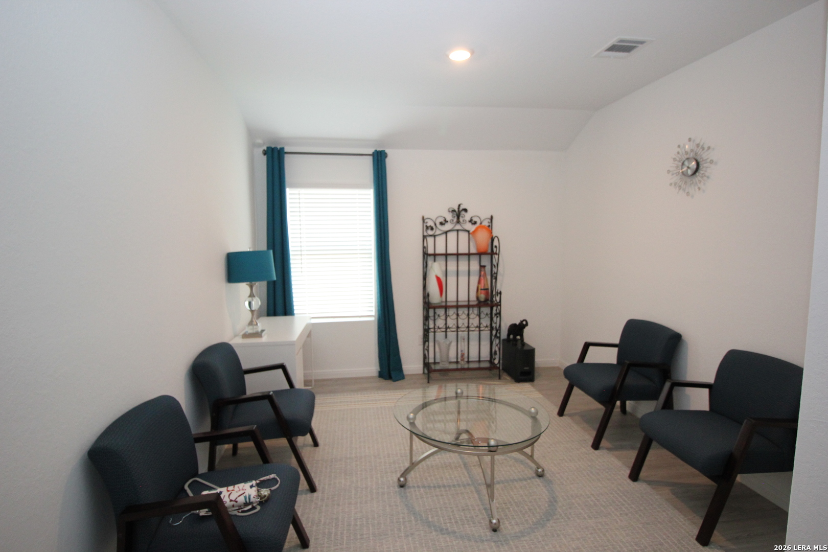 2725 Nueva Cordova, Seguin, TX 78155