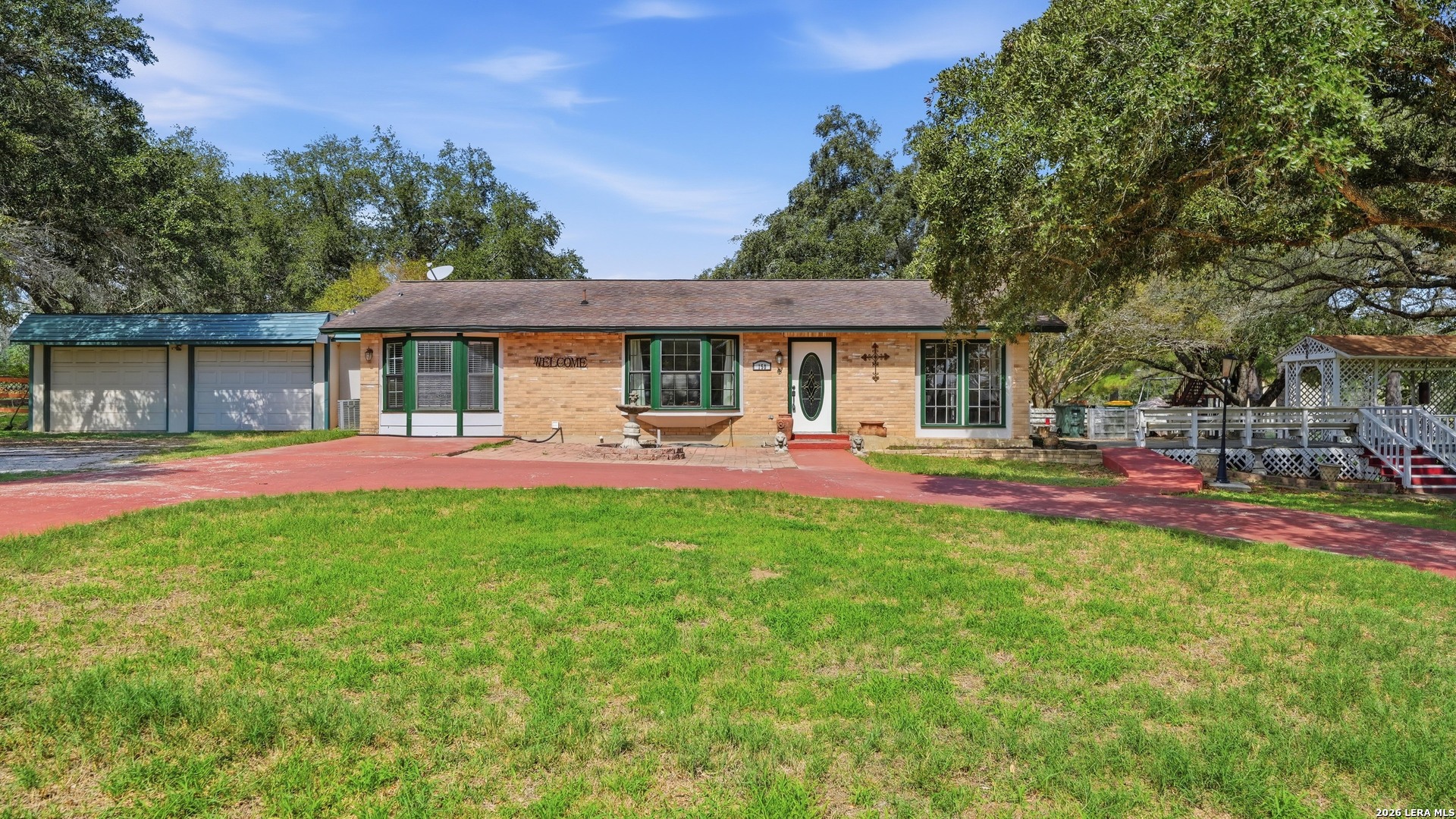 150 RANCH COUNTRY DR, La Vernia, TX 78121