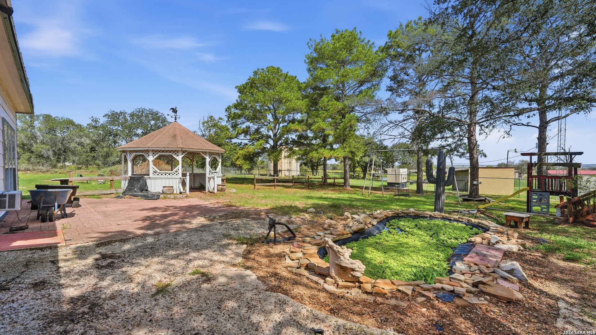 150 RANCH COUNTRY DR, La Vernia, TX 78121