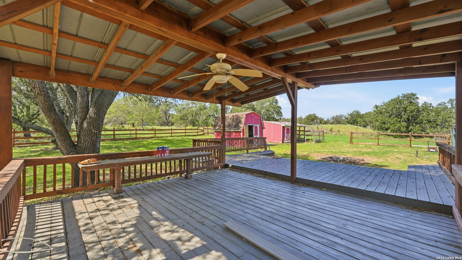 150 RANCH COUNTRY DR, La Vernia, TX 78121