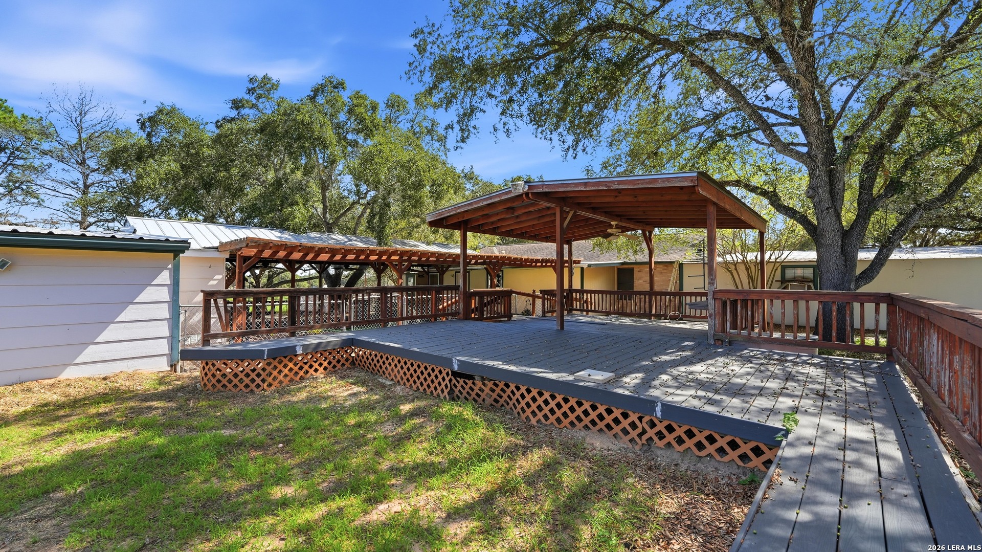 150 RANCH COUNTRY DR, La Vernia, TX 78121