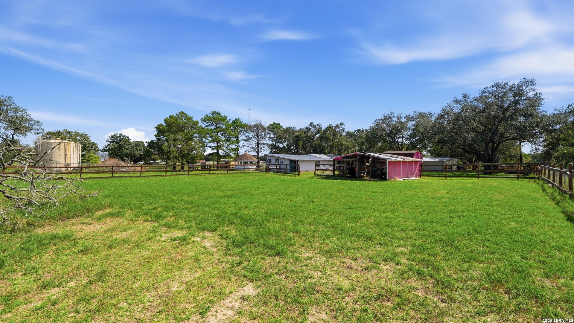 150 RANCH COUNTRY DR, La Vernia, TX 78121