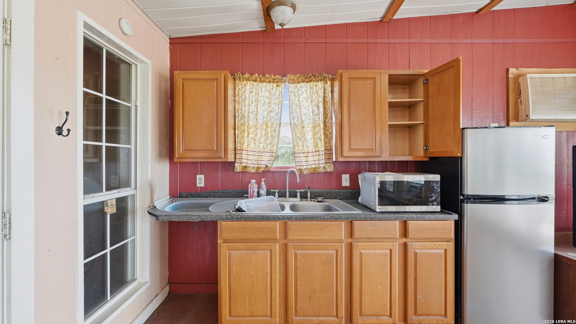 150 RANCH COUNTRY DR, La Vernia, TX 78121