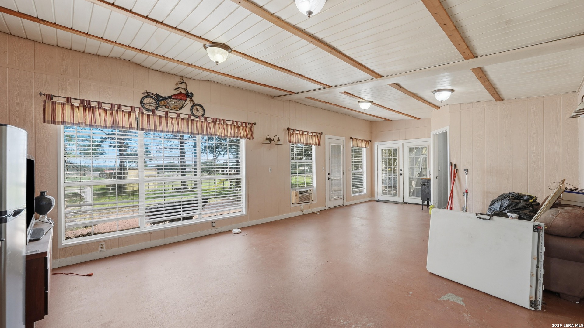 150 RANCH COUNTRY DR, La Vernia, TX 78121