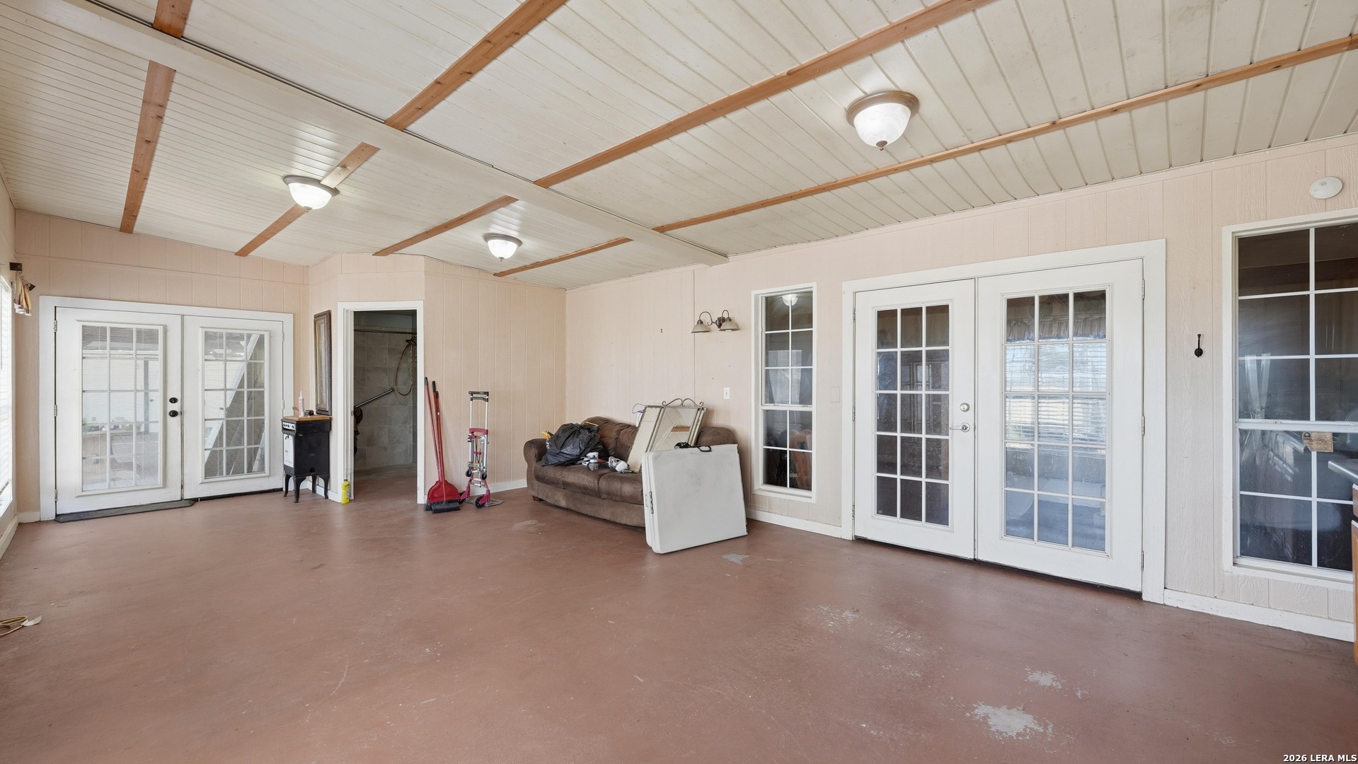 150 RANCH COUNTRY DR, La Vernia, TX 78121