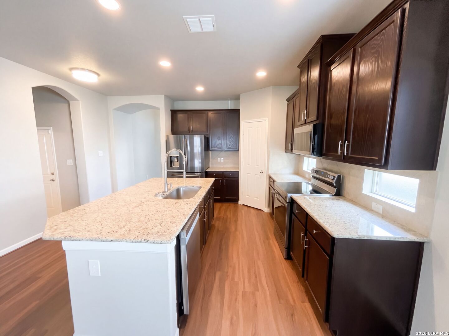 1834 MOBEETIE TRL, San Antonio, TX 78245