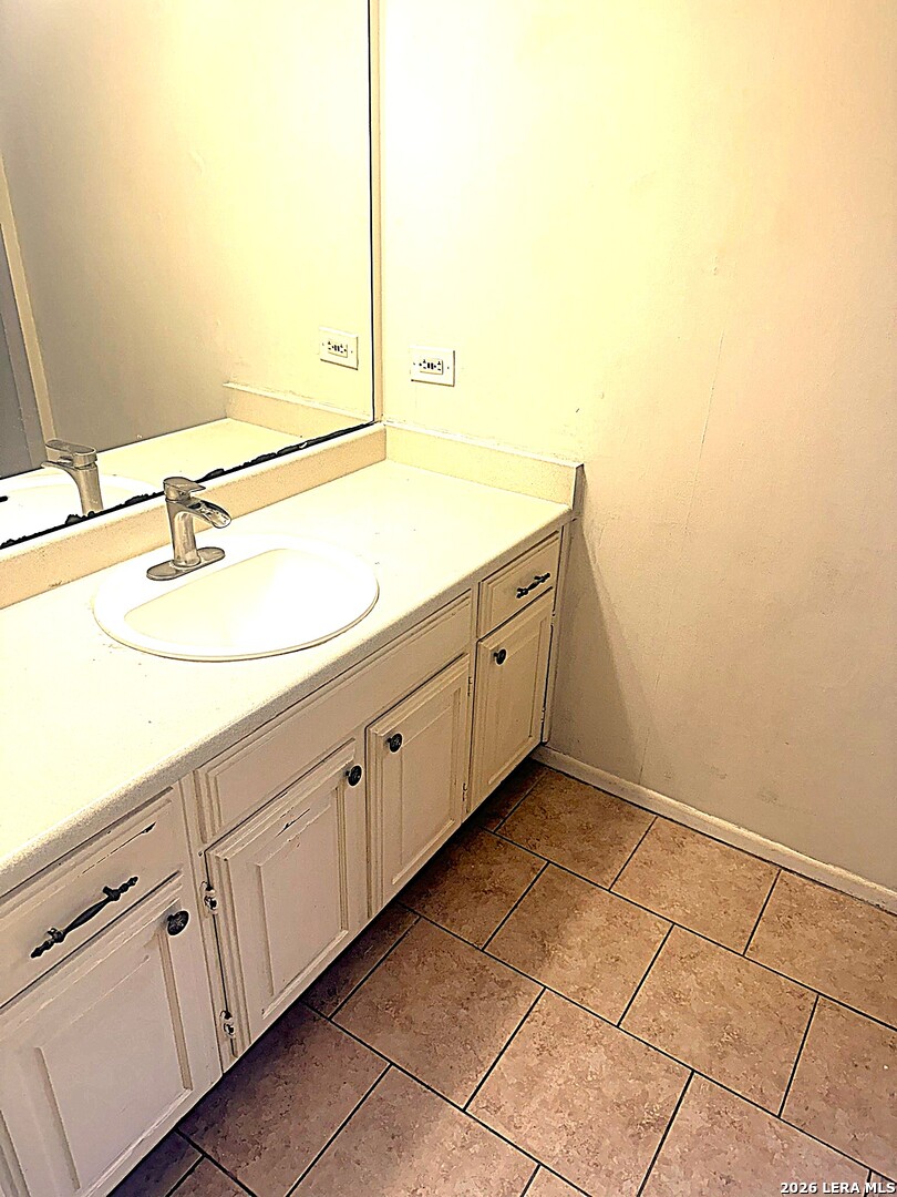 13710 SYRACUSE ST, San Antonio, TX 78249