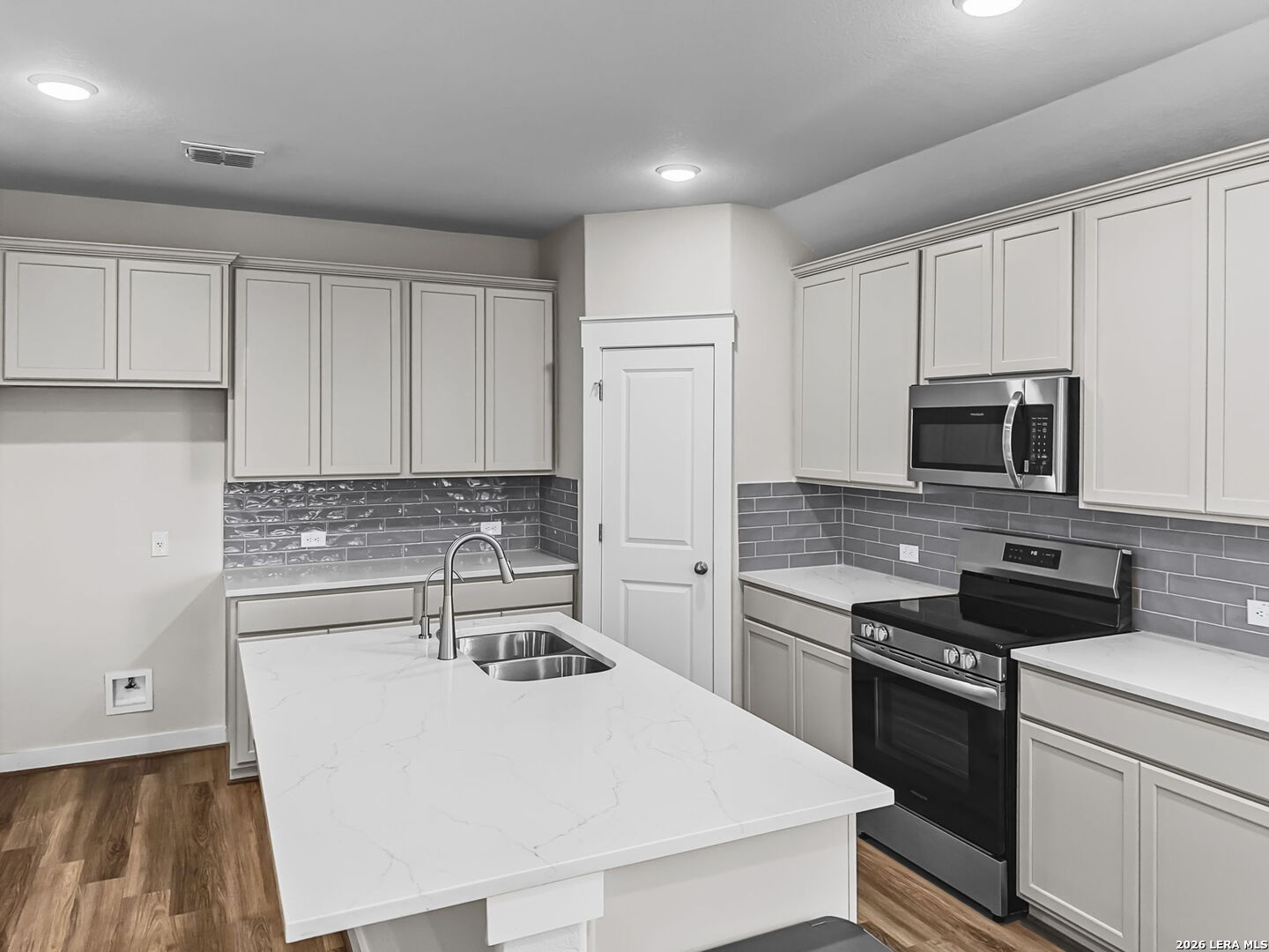 916 GRAY CLOUD DR, New Braunfels, TX 78130
