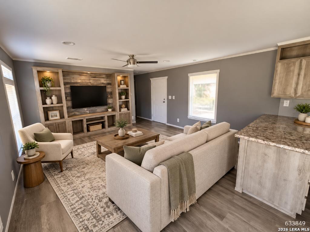 31 WISTERIA LN, Smiley, TX 78159