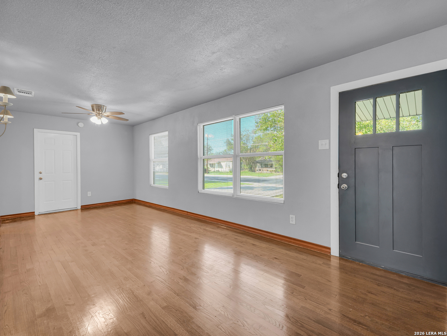 218 EUREKA DR, San Antonio, TX 78223