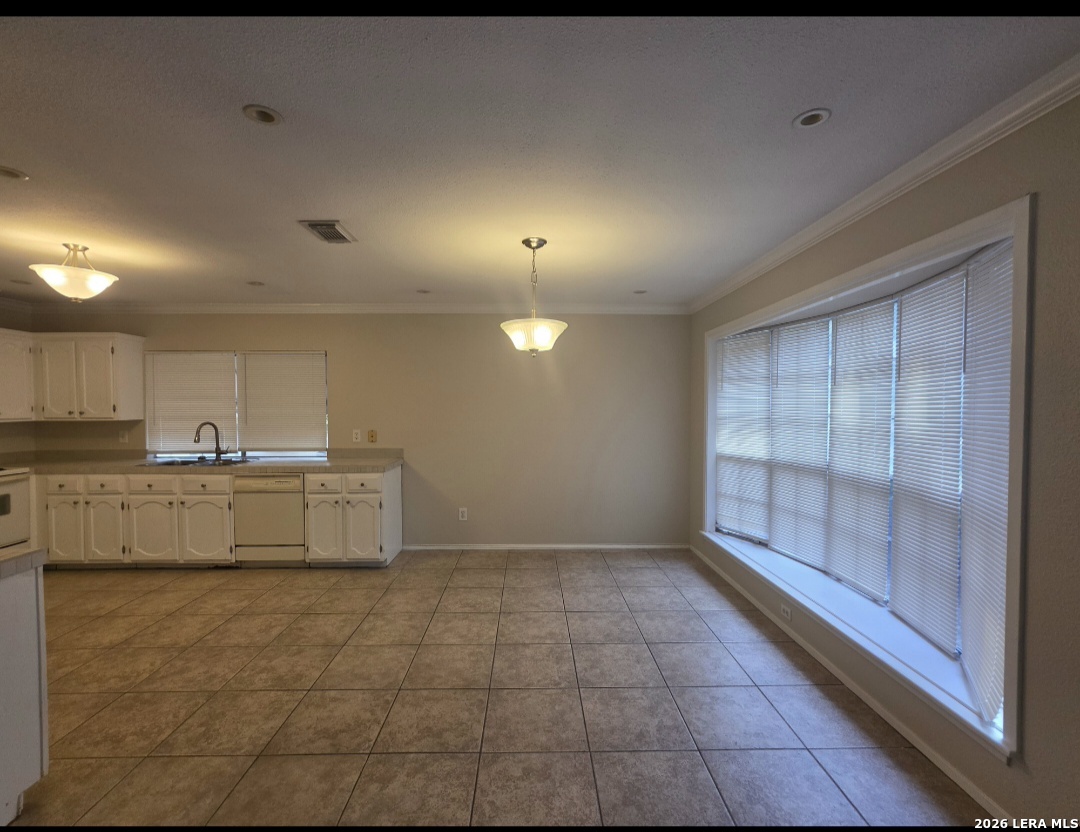 9227 Ridge Town, San Antonio, TX 78250