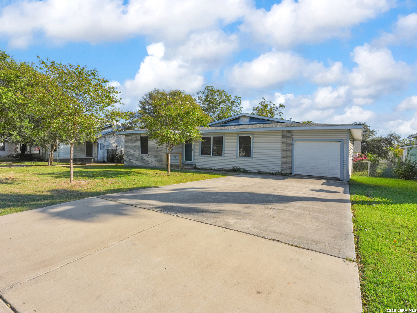 218 EUREKA DR, San Antonio, TX 78223