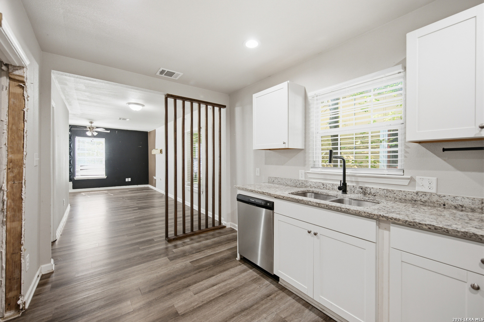 1809 W Southcross, San Antonio, TX 78211