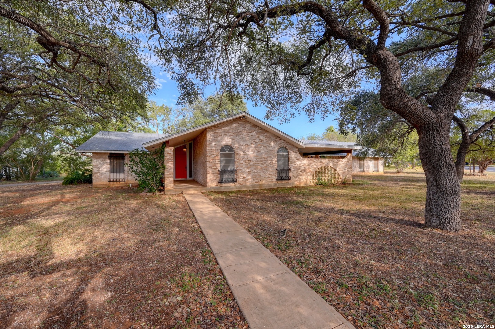 Property photo for 401 N Mesquite, Pearsall, TX
