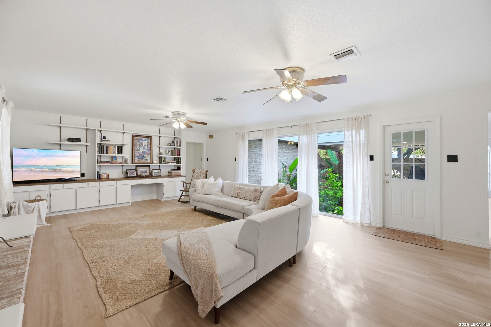401 N Mesquite, Pearsall, TX 78061