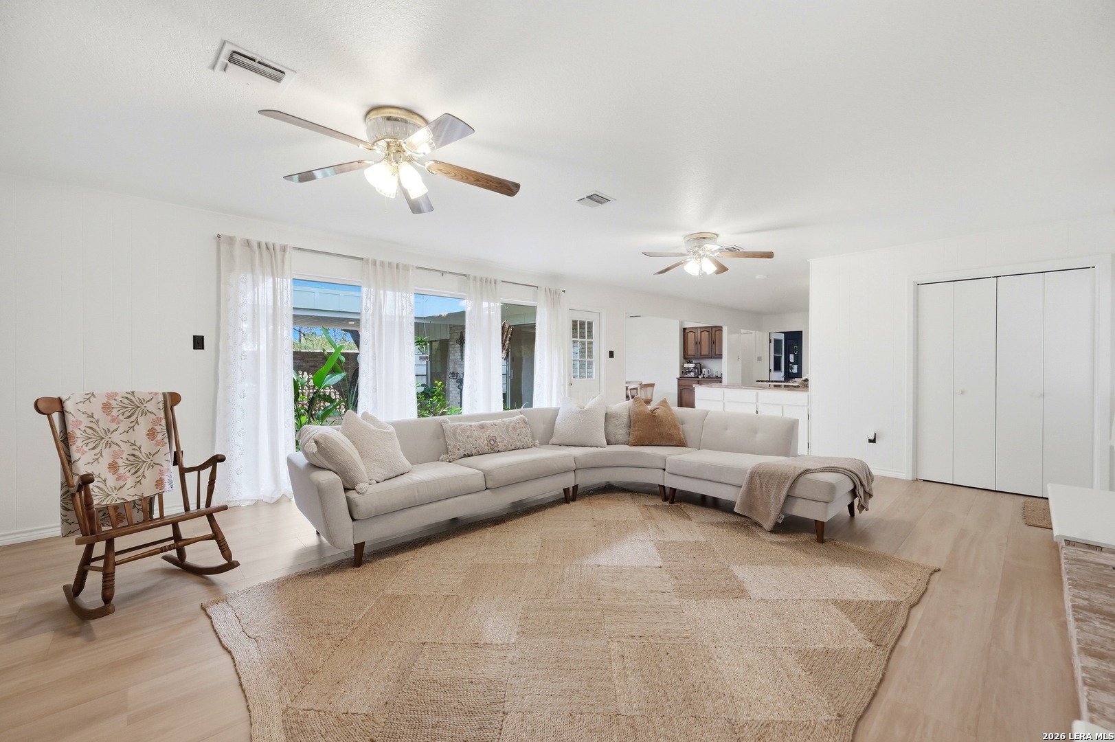 401 N Mesquite, Pearsall, TX 78061