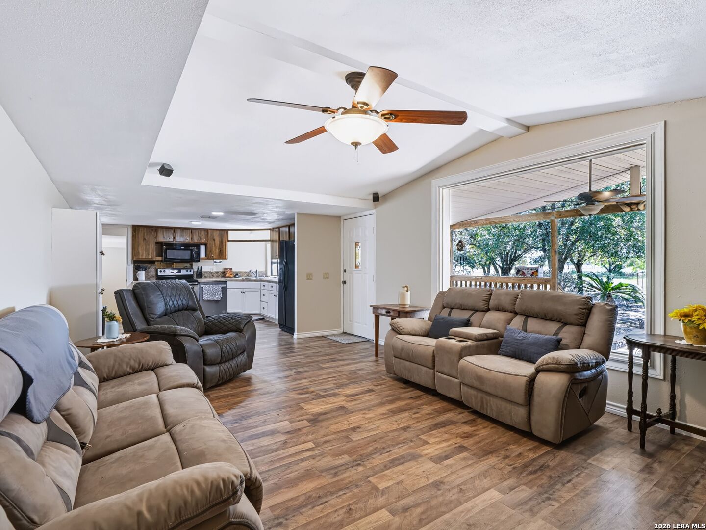 1555 Hoffman Road, Lytle, TX 78052
