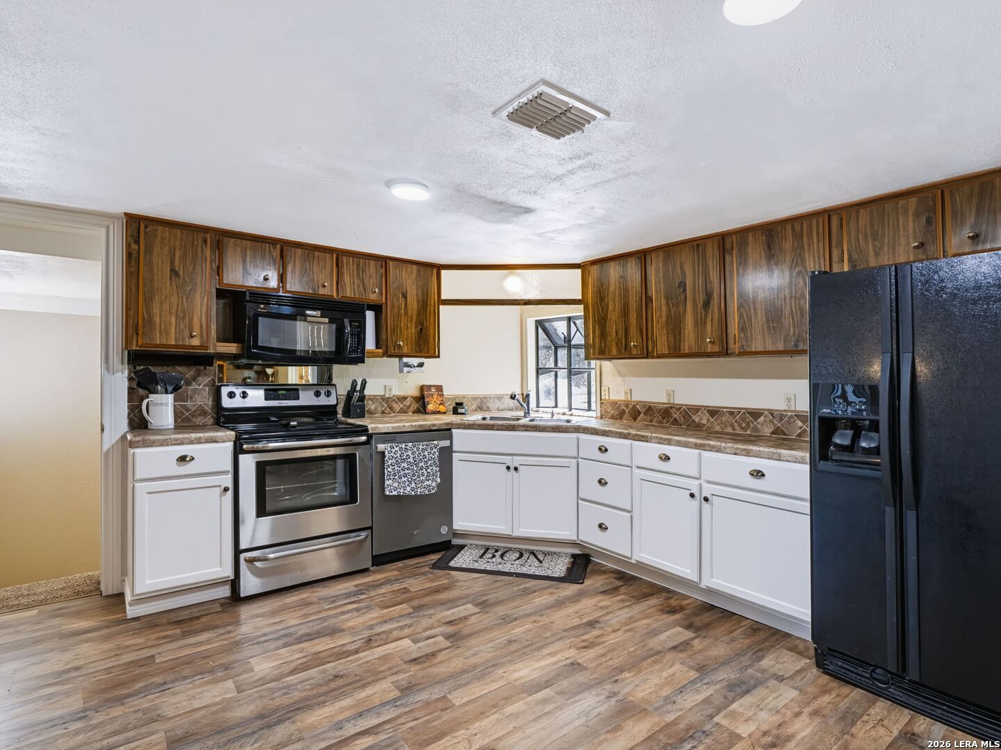 1555 Hoffman Road, Lytle, TX 78052