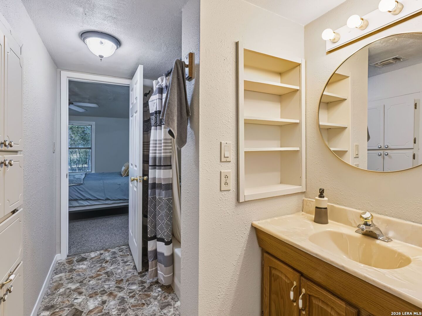 1555 Hoffman Road, Lytle, TX 78052