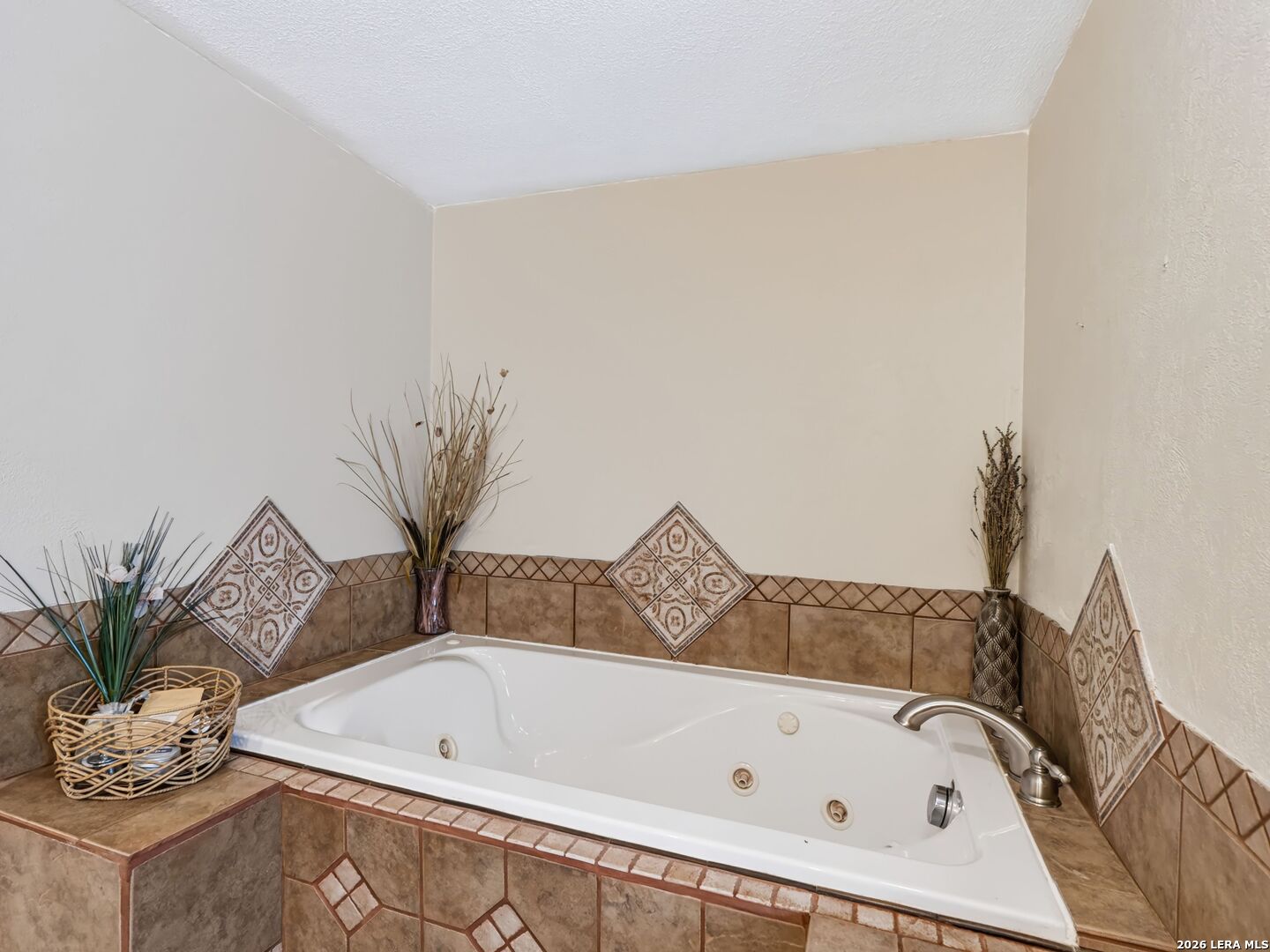 1555 Hoffman Road, Lytle, TX 78052