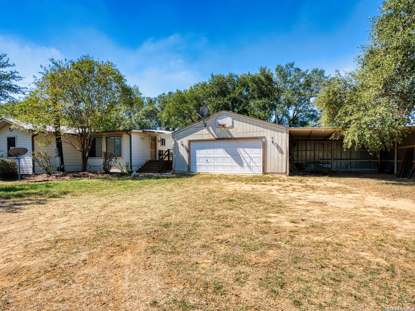 1555 Hoffman Road, Lytle, TX 78052