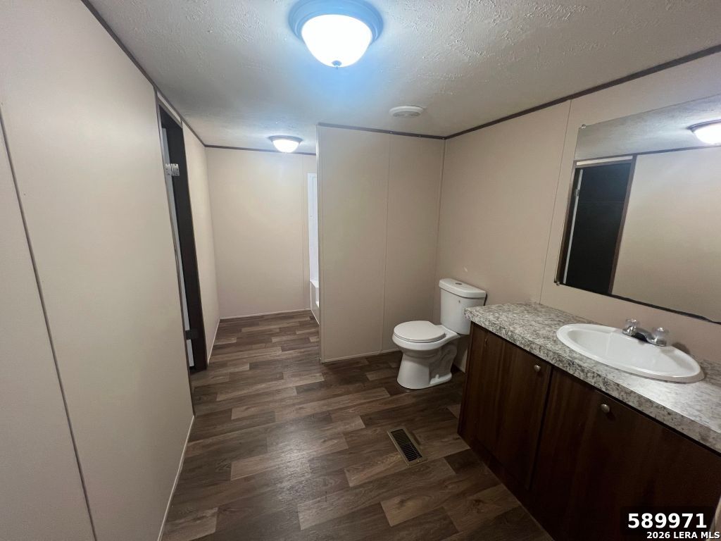 105 E NEWMAN ST, Cuero, TX 77954