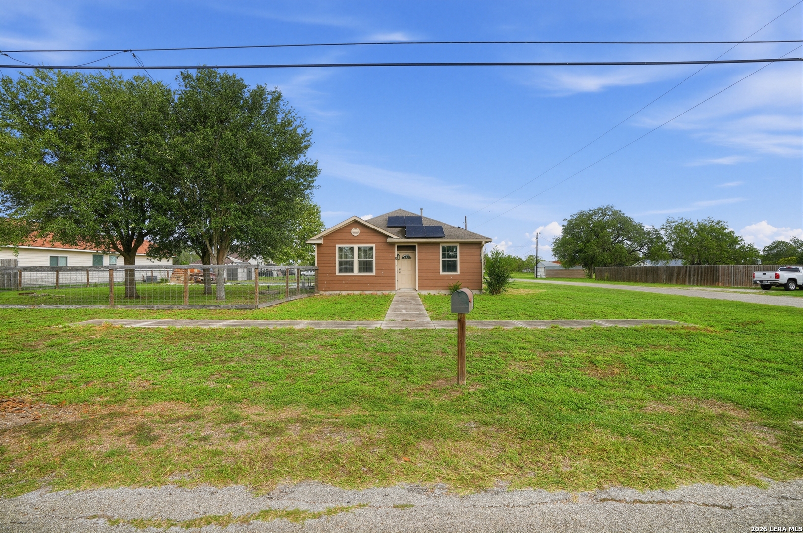 402 W Sullivan, Skidmore, TX 78389