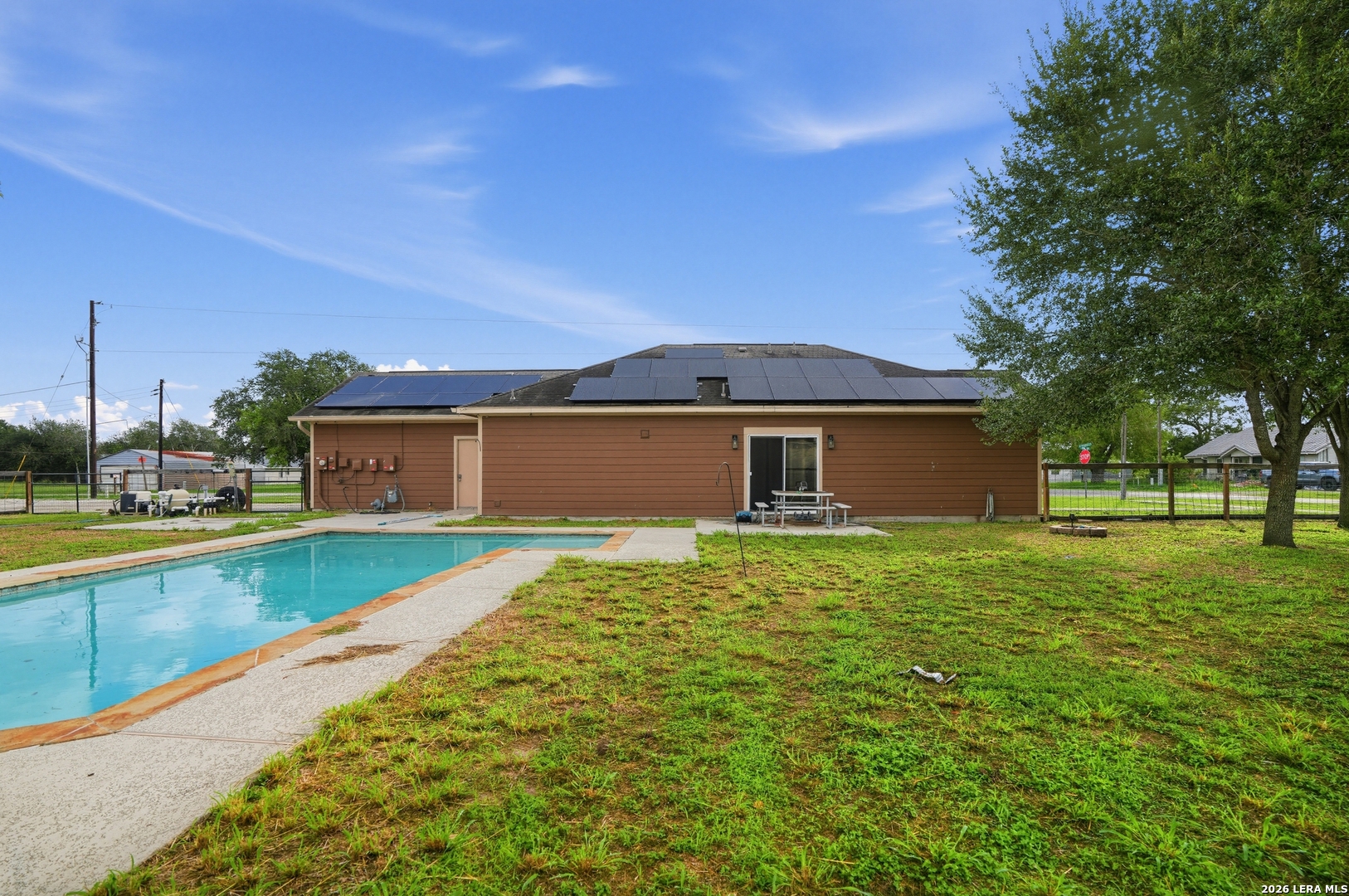 402 W Sullivan, Skidmore, TX 78389