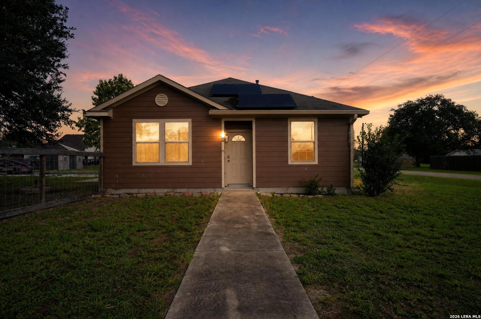 402 W Sullivan, Skidmore, TX 78389