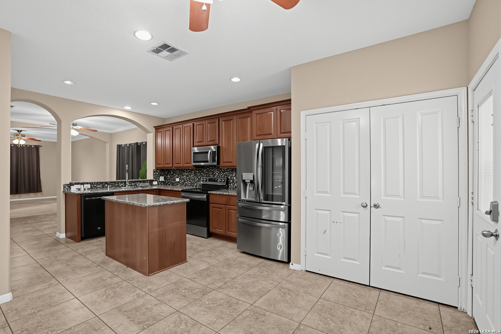 402 W Sullivan, Skidmore, TX 78389