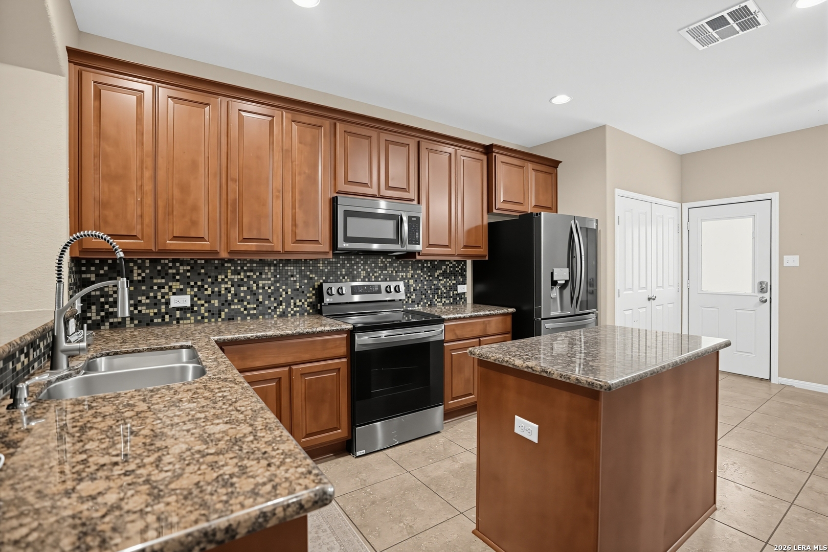 402 W Sullivan, Skidmore, TX 78389