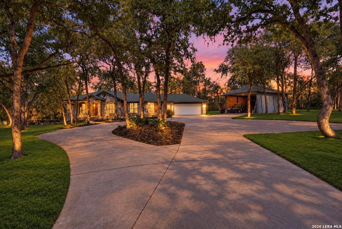 Property photo for 202 OAK BEND DR, La Vernia, TX