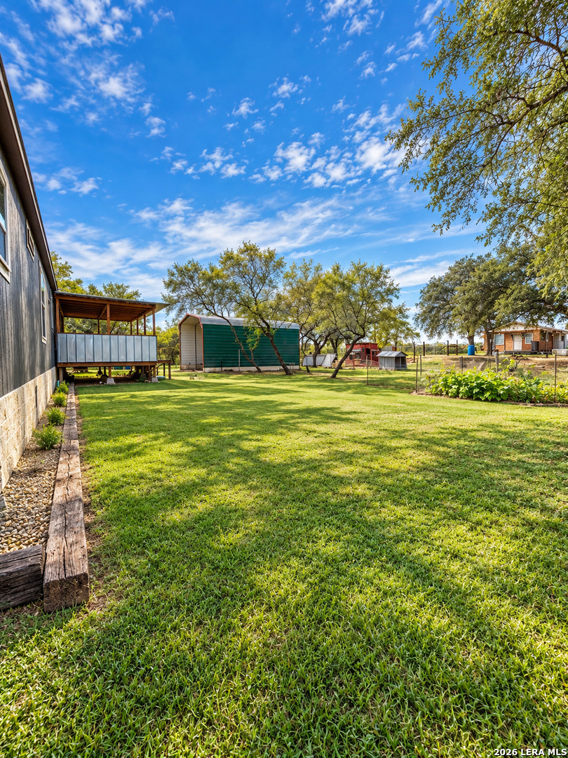 99 GONZALES LN, La Vernia, TX 78121