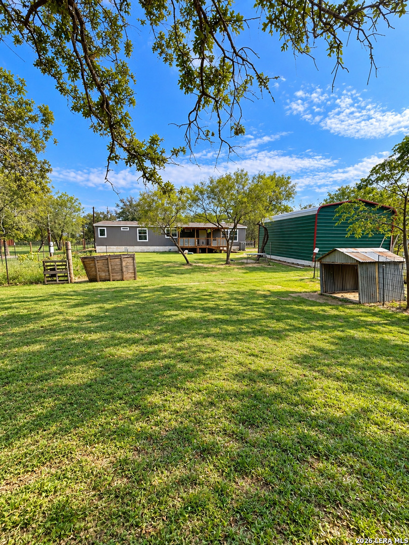 99 GONZALES LN, La Vernia, TX 78121