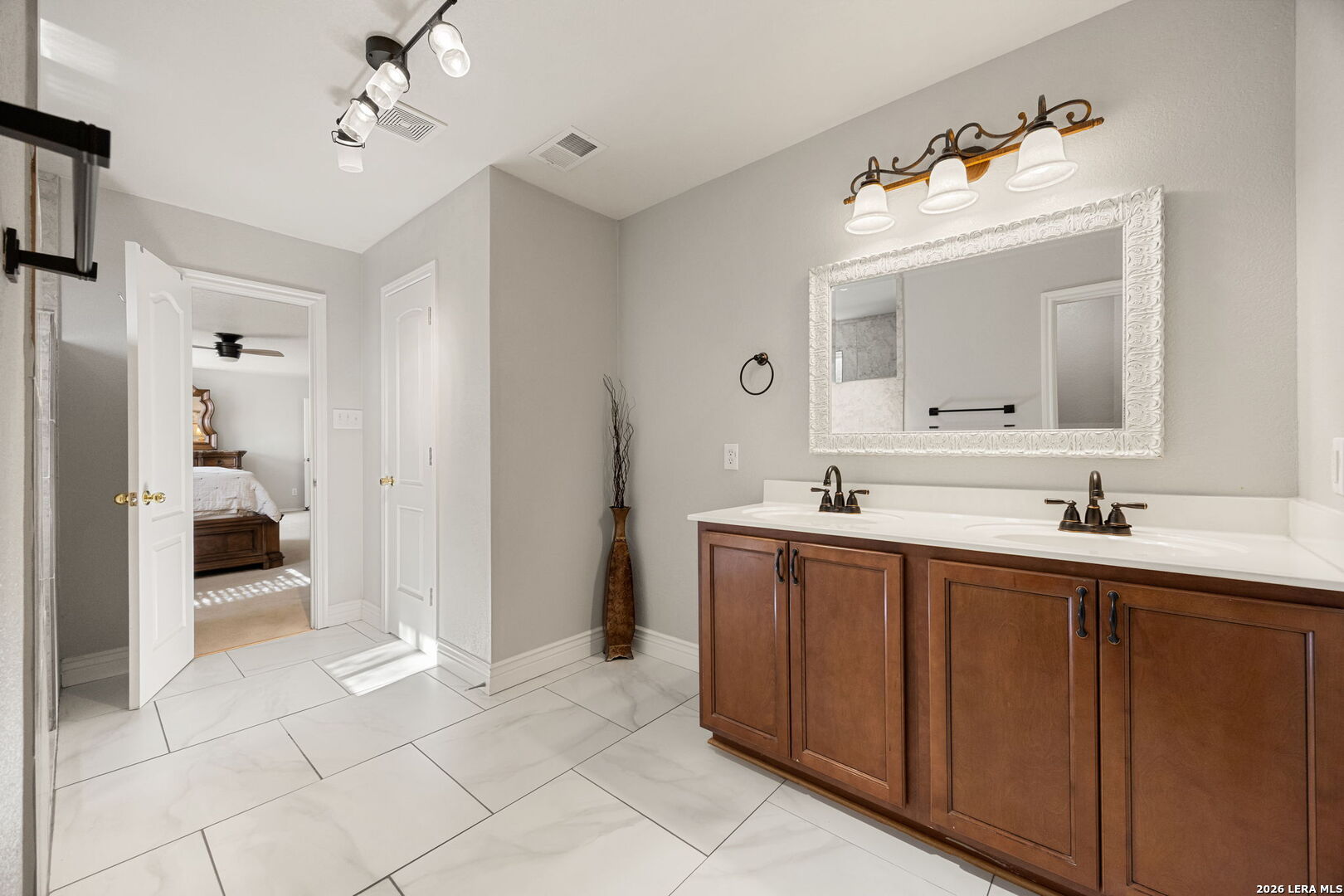 213 Gatewood Oaks, Cibolo, TX 78108