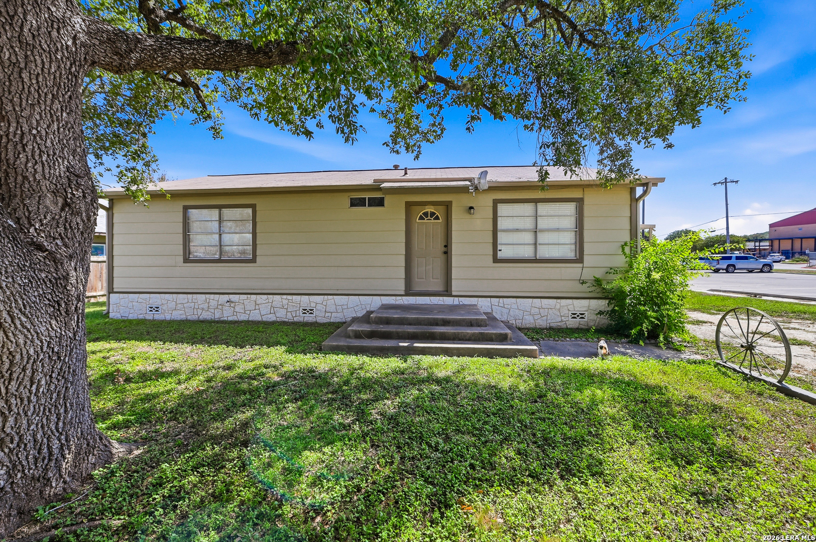 912 HOUSTON ST, Castroville, TX 78009