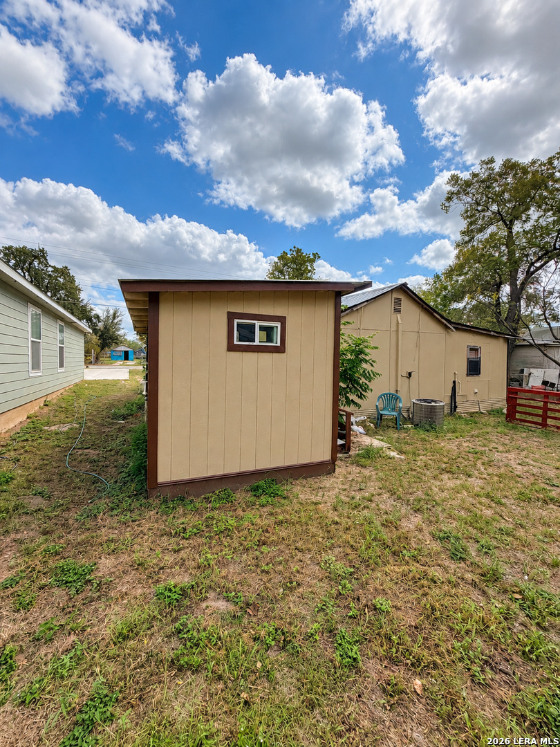 504 6th, Natalia, TX 78059
