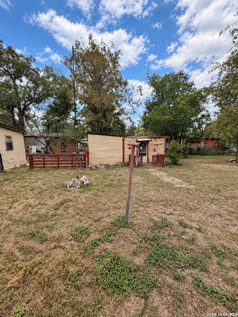 504 6th, Natalia, TX 78059