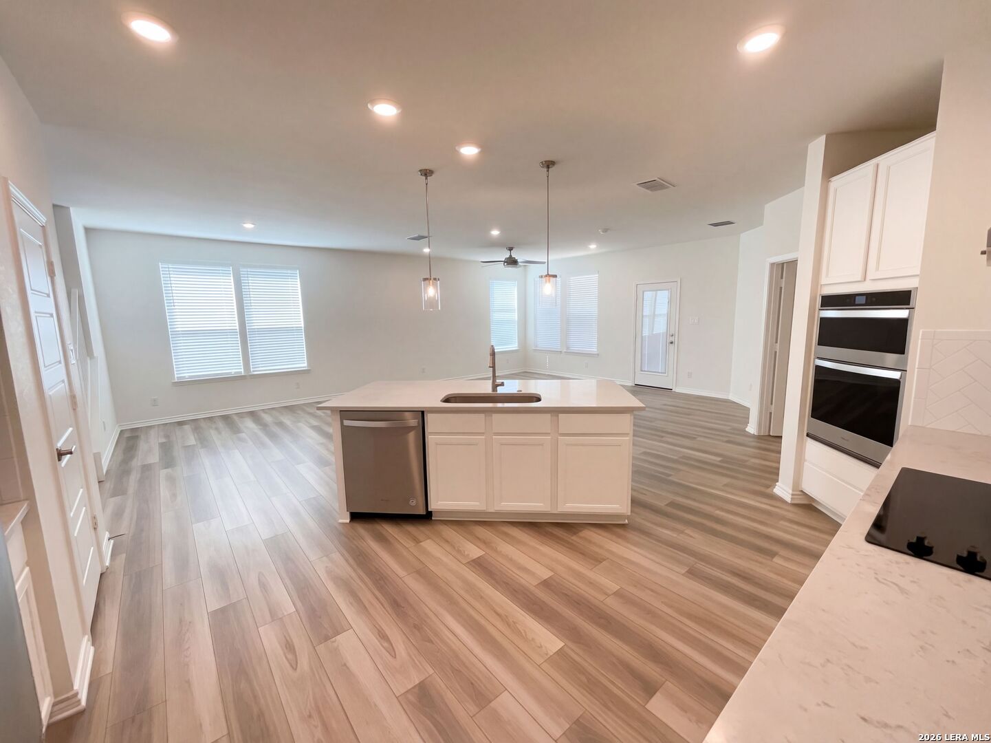 424 SAMBAR BAY DR, Boerne, TX 78006
